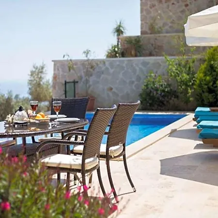 Sleeps 9 Pool Air Con Wifi